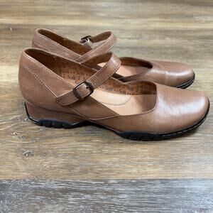 Sofft Womens Flats Brown Leather Buckle Casual Comfort Mary Jane Shoes Size 7.5